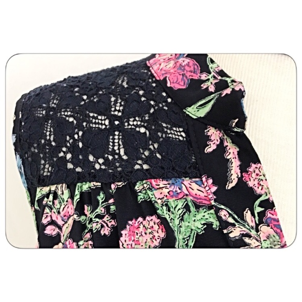 ‼️SALE Chic Floral Lace Tunic Sleeveless Top SM - Picture 7 of 7